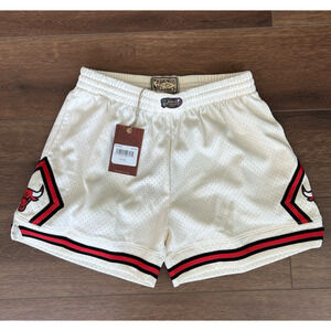 Chicago Bulls Mitchell & Off-White Team Shorts Women Size Medium 1996 Finals